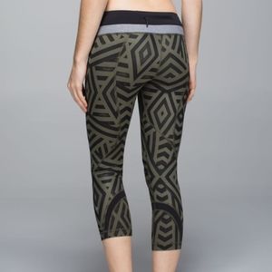 Lululemon Green Chevron Shuffle Fatigue Run: Inspire Crops II